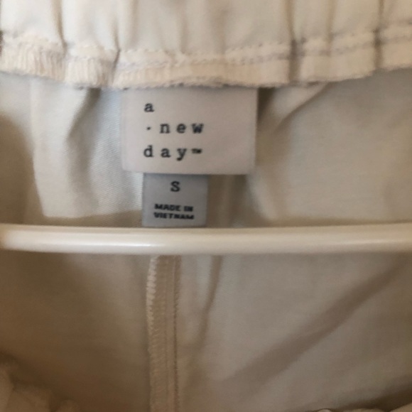 NWT a new day high rise pants size S - Picture 4 of 5